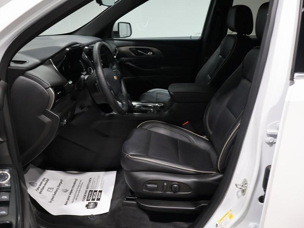 used 2023 Chevrolet Traverse car, priced at $34,000