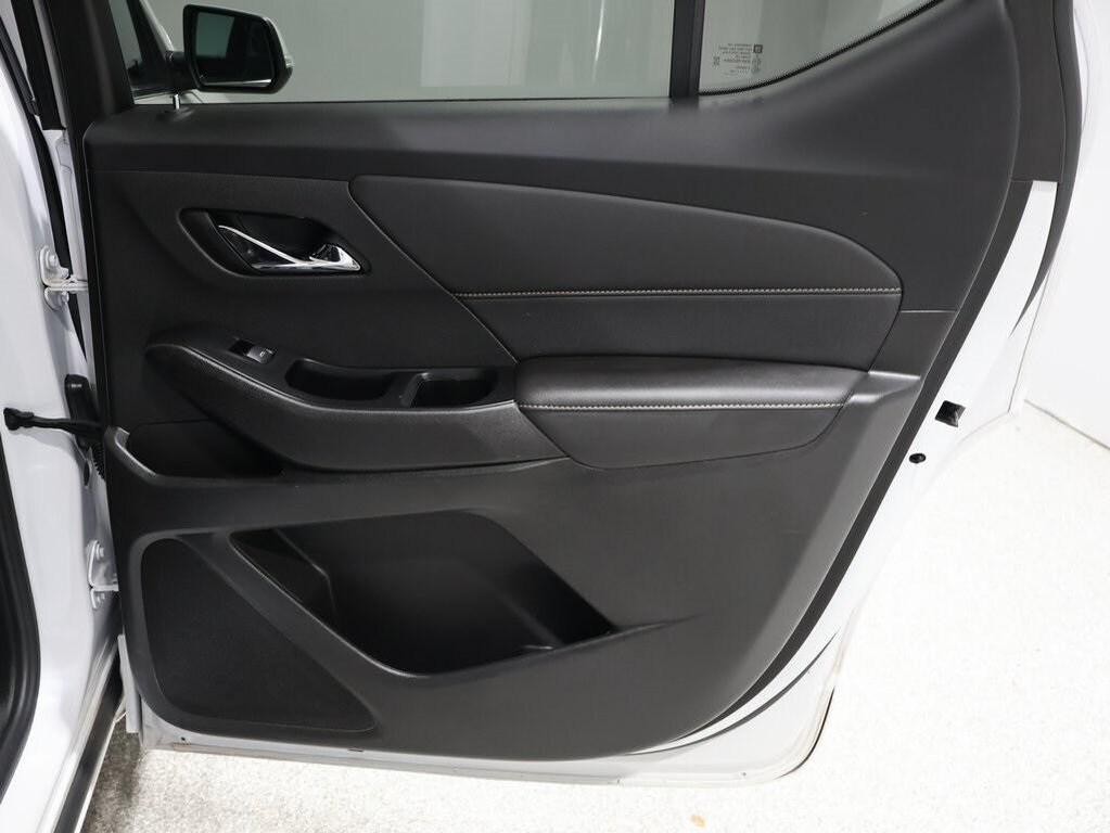 used 2023 Chevrolet Traverse car, priced at $34,000