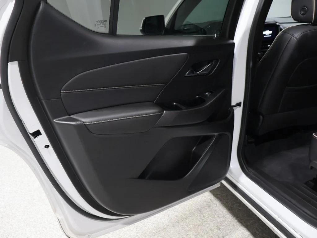 used 2023 Chevrolet Traverse car, priced at $34,000