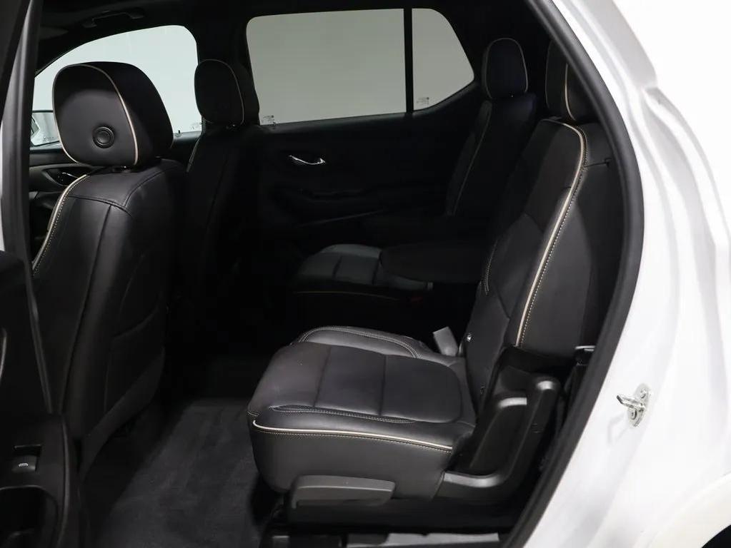 used 2023 Chevrolet Traverse car, priced at $34,000