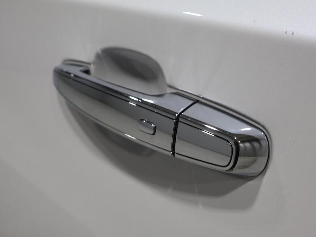 used 2023 Chevrolet Traverse car, priced at $34,000