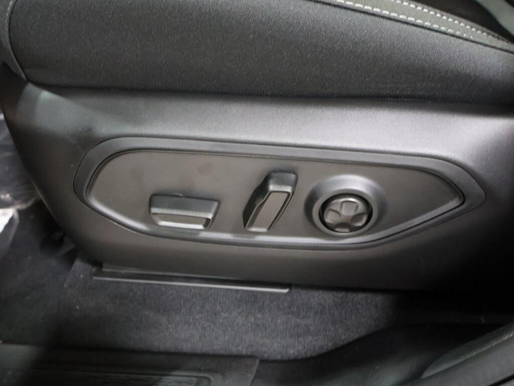 new 2025 Jeep Grand Cherokee car, priced at $37,999