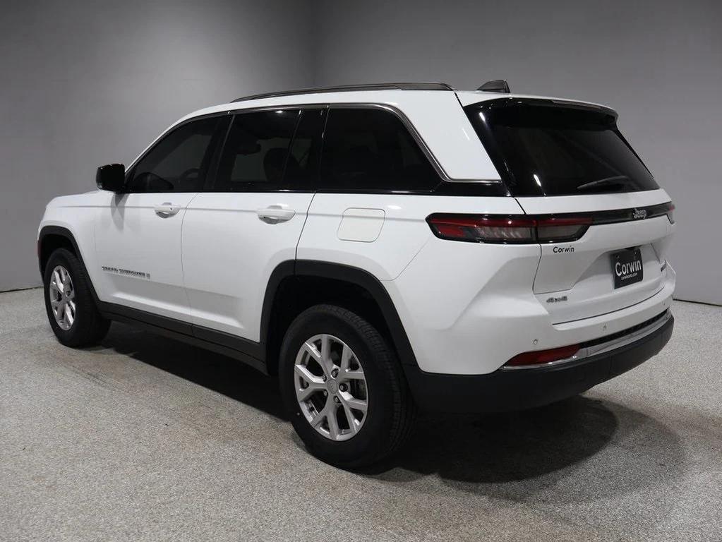 used 2022 Jeep Grand Cherokee car, priced at $31,000