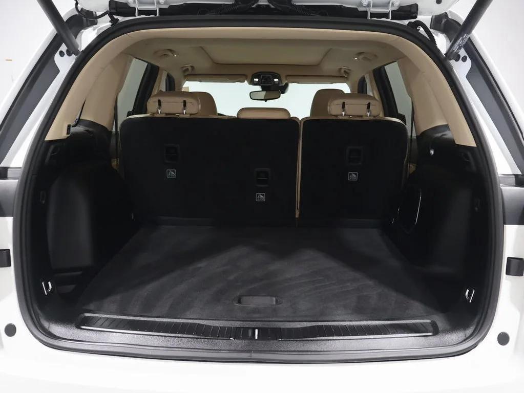 used 2022 Jeep Grand Cherokee car, priced at $31,000