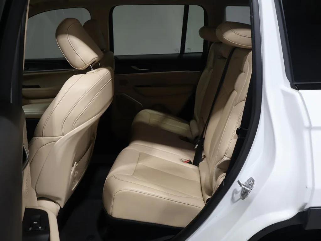 used 2022 Jeep Grand Cherokee car, priced at $31,000