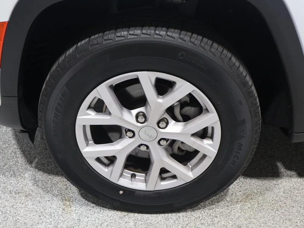 used 2022 Jeep Grand Cherokee car, priced at $31,000