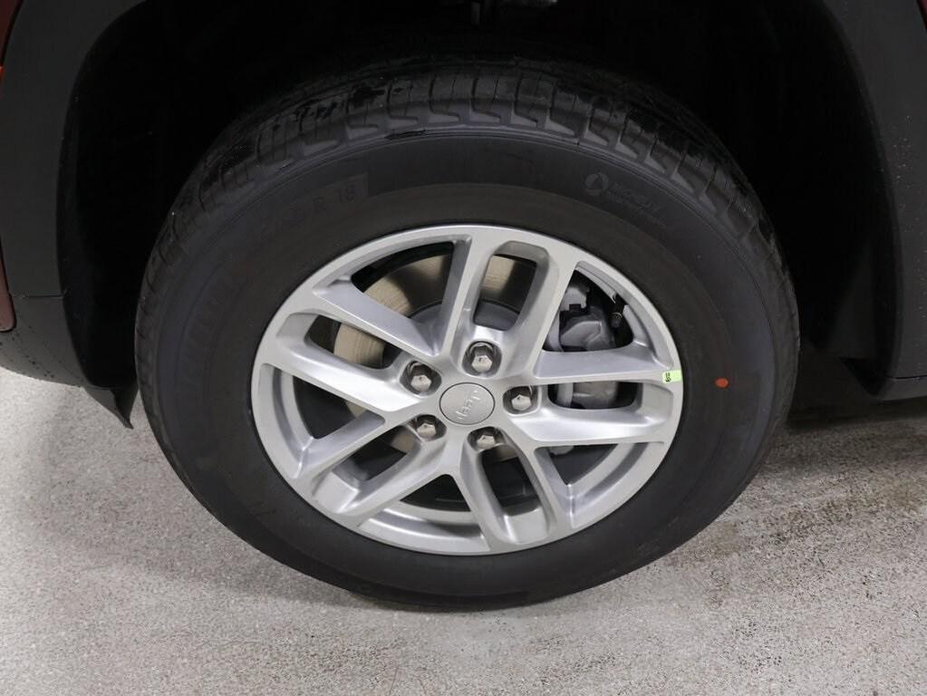 new 2025 Jeep Grand Cherokee car, priced at $42,403