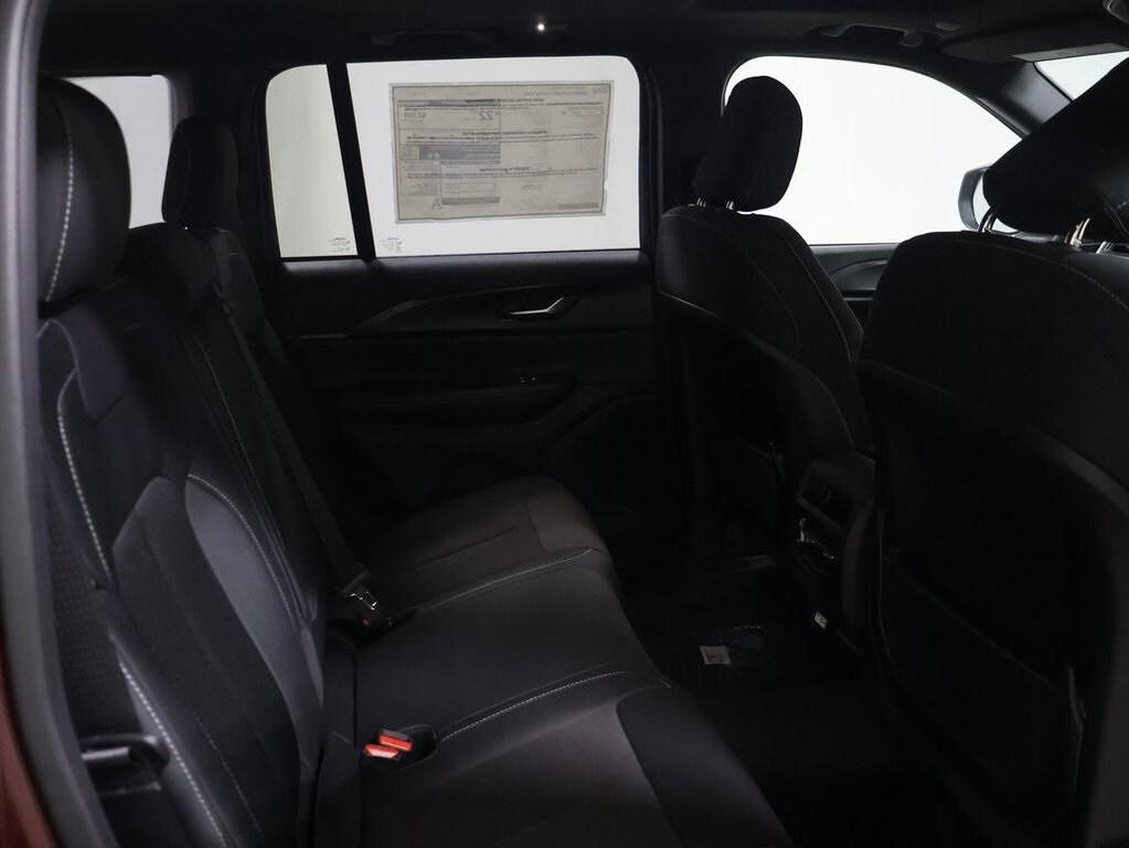 new 2025 Jeep Grand Cherokee car, priced at $42,403