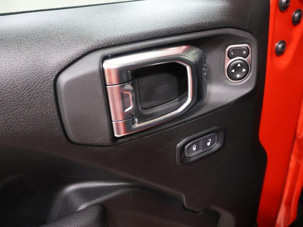 new 2025 Jeep Wrangler car, priced at $45,924