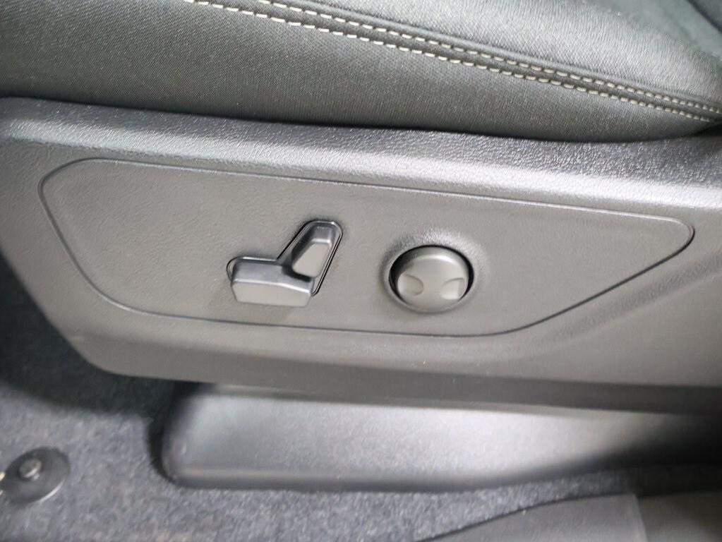 new 2025 Ram 1500 car, priced at $45,621