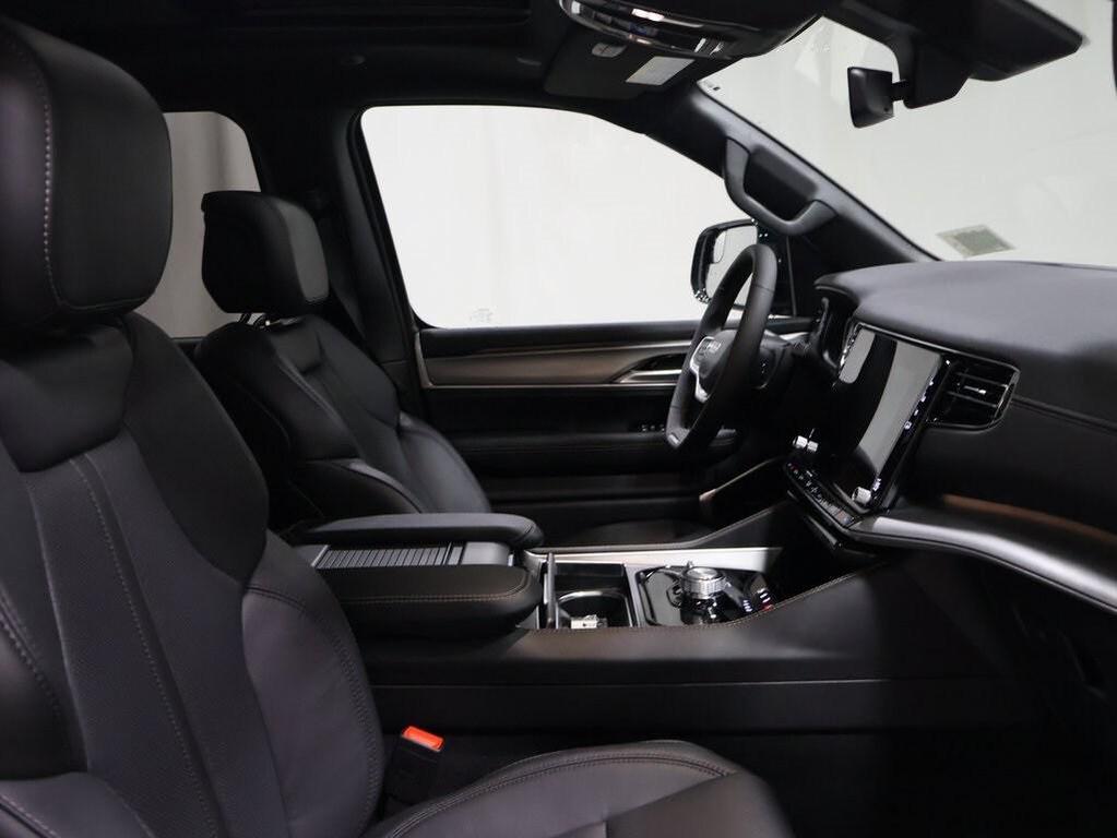 new 2025 Jeep Wagoneer car, priced at $76,013