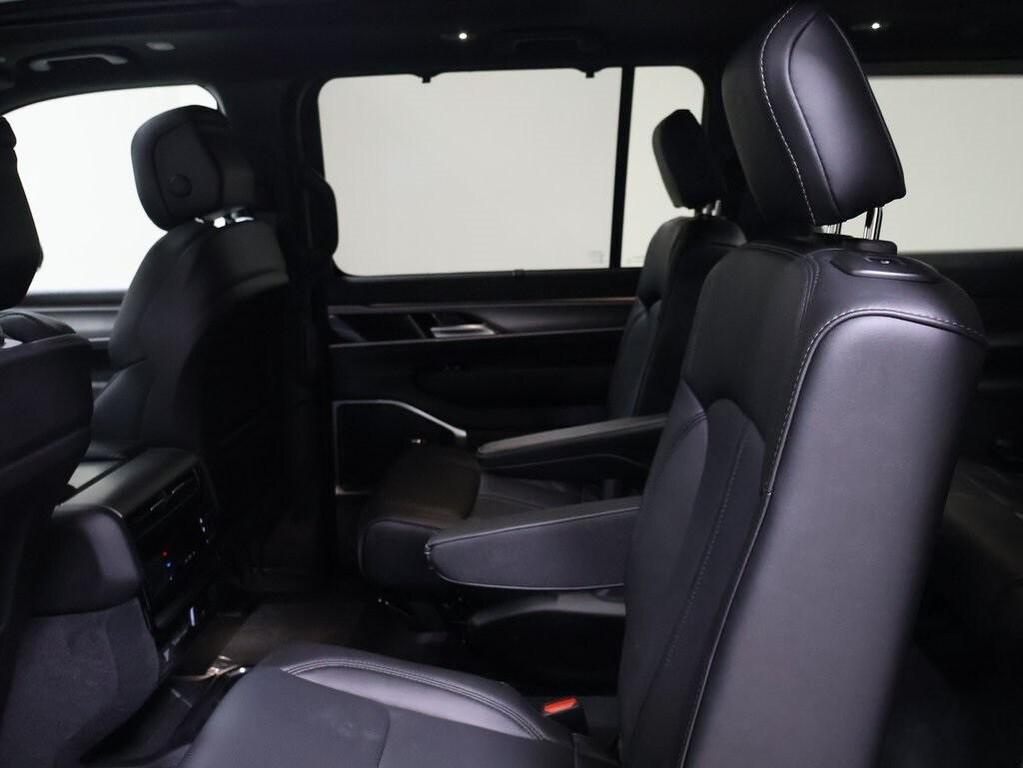 new 2025 Jeep Wagoneer car, priced at $76,013