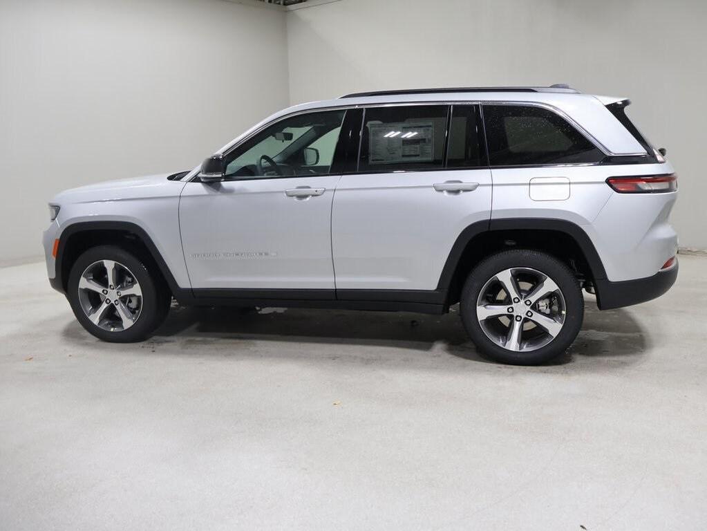 new 2025 Jeep Grand Cherokee car, priced at $46,820