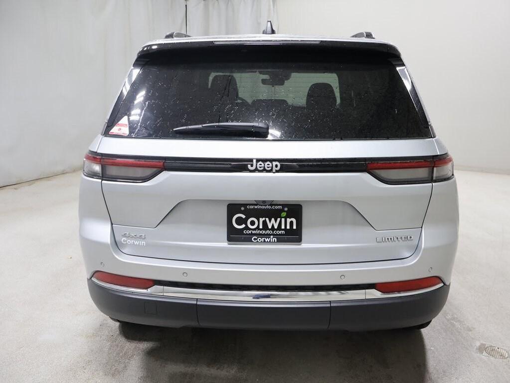 new 2025 Jeep Grand Cherokee car, priced at $46,820