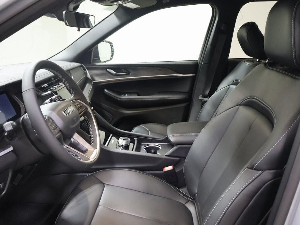 new 2025 Jeep Grand Cherokee car, priced at $46,820