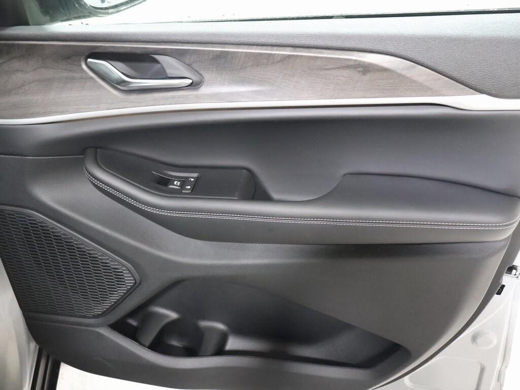 new 2025 Jeep Grand Cherokee car, priced at $46,820