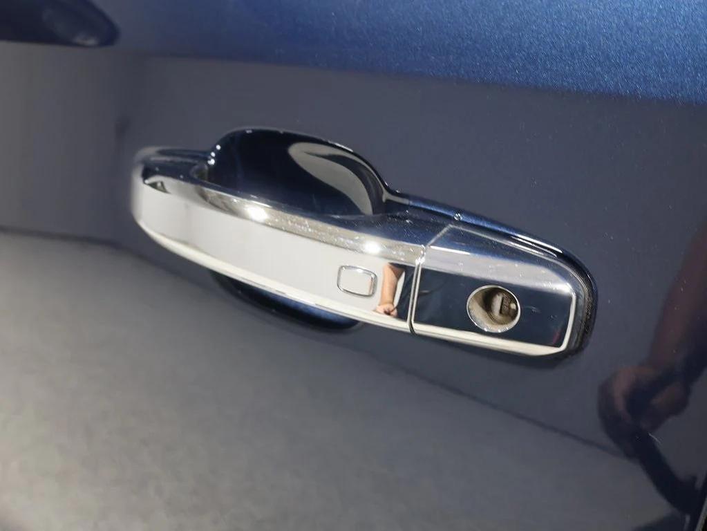 used 2023 GMC Sierra 1500 car, priced at $40,500