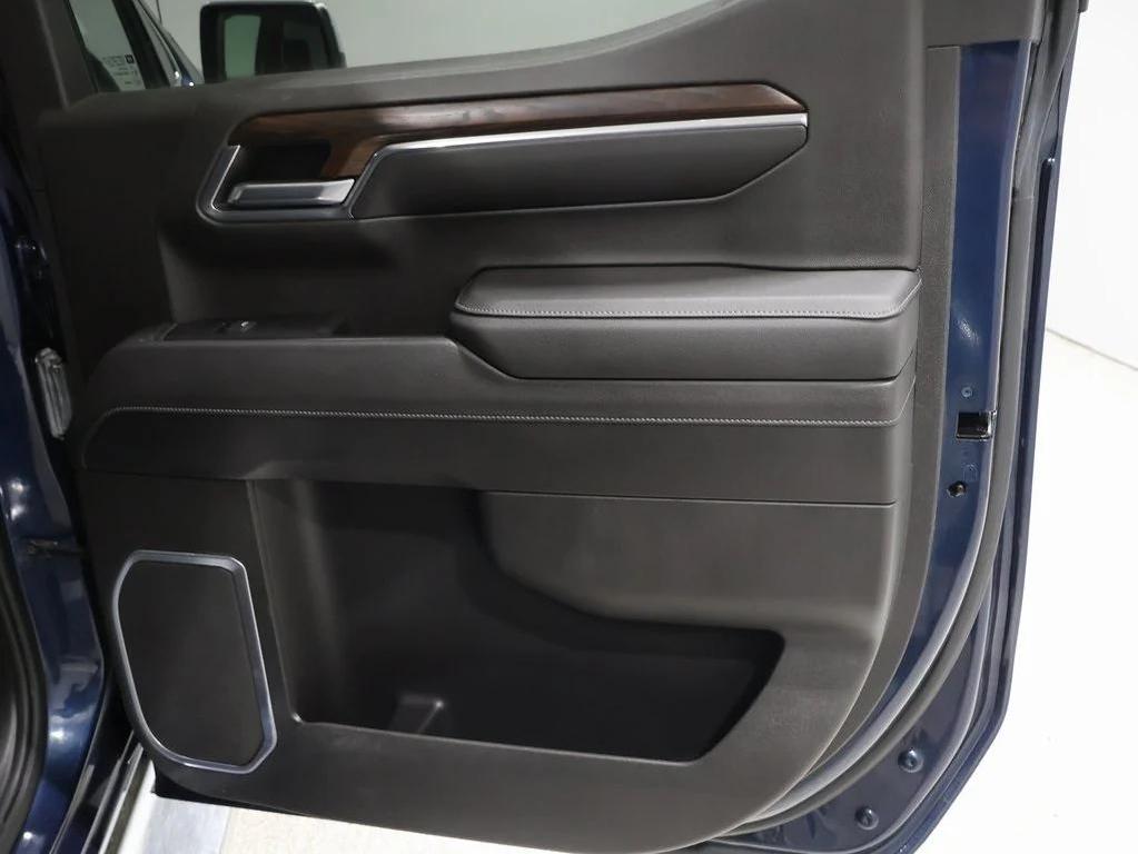 used 2023 GMC Sierra 1500 car, priced at $40,500