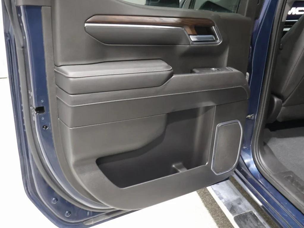 used 2023 GMC Sierra 1500 car, priced at $40,500