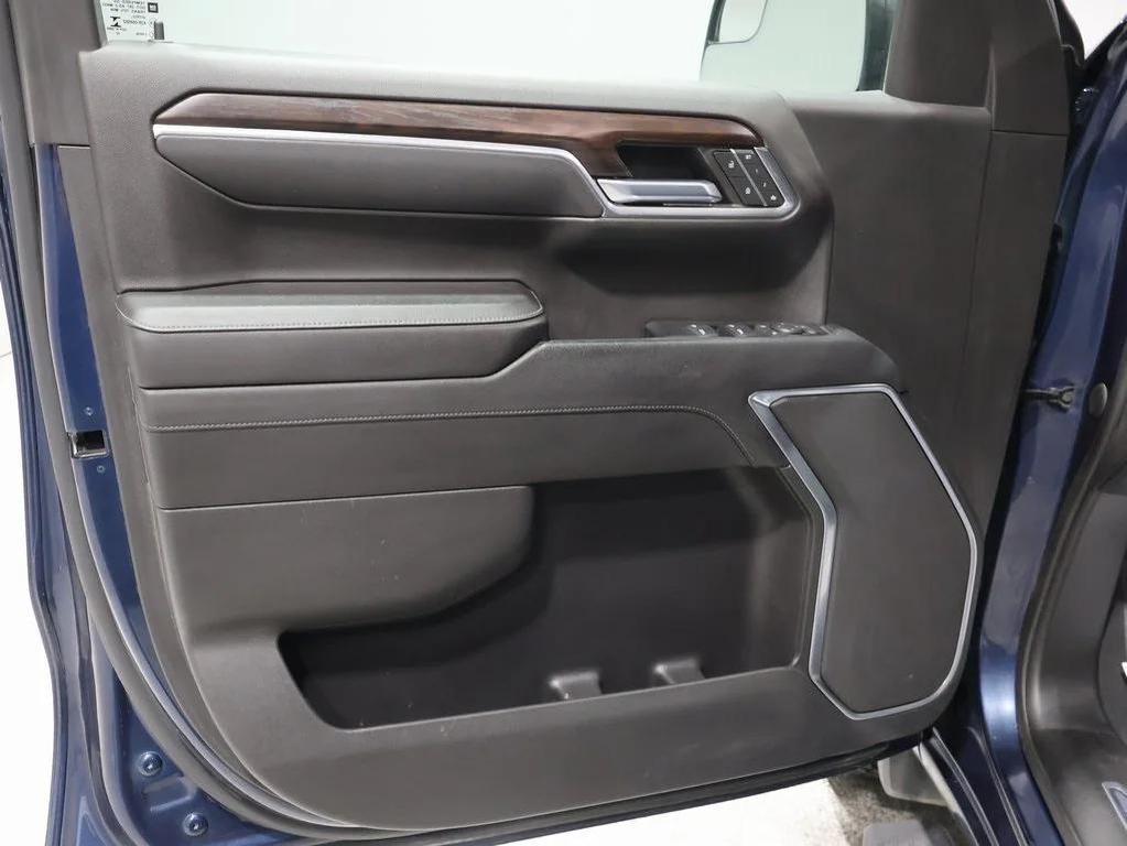 used 2023 GMC Sierra 1500 car, priced at $40,500