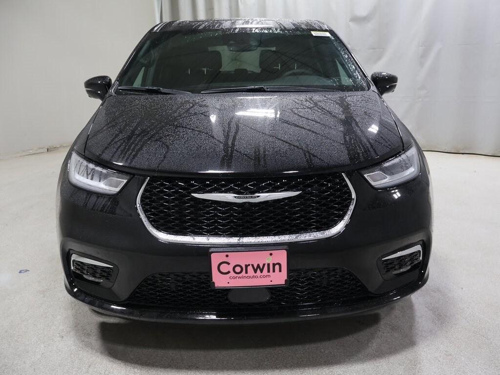 new 2026 Chrysler Pacifica car, priced at $46,584