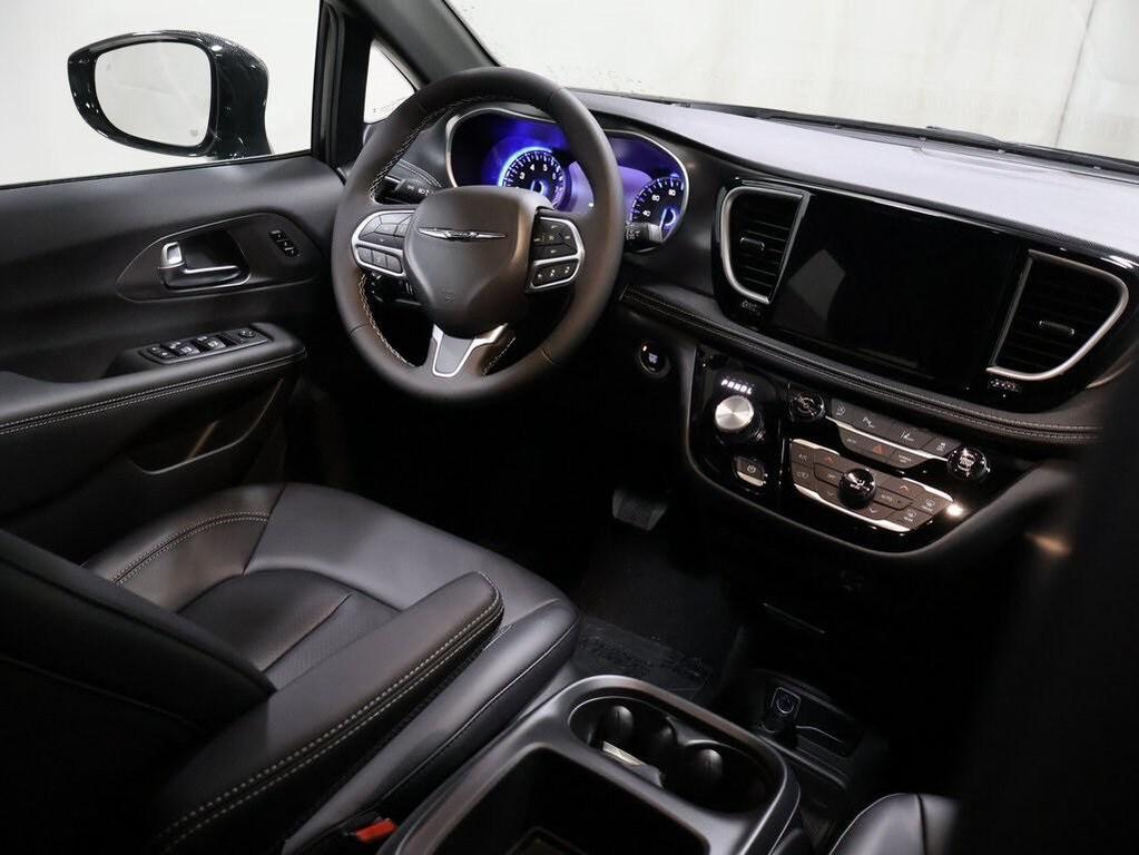 new 2026 Chrysler Pacifica car, priced at $46,584
