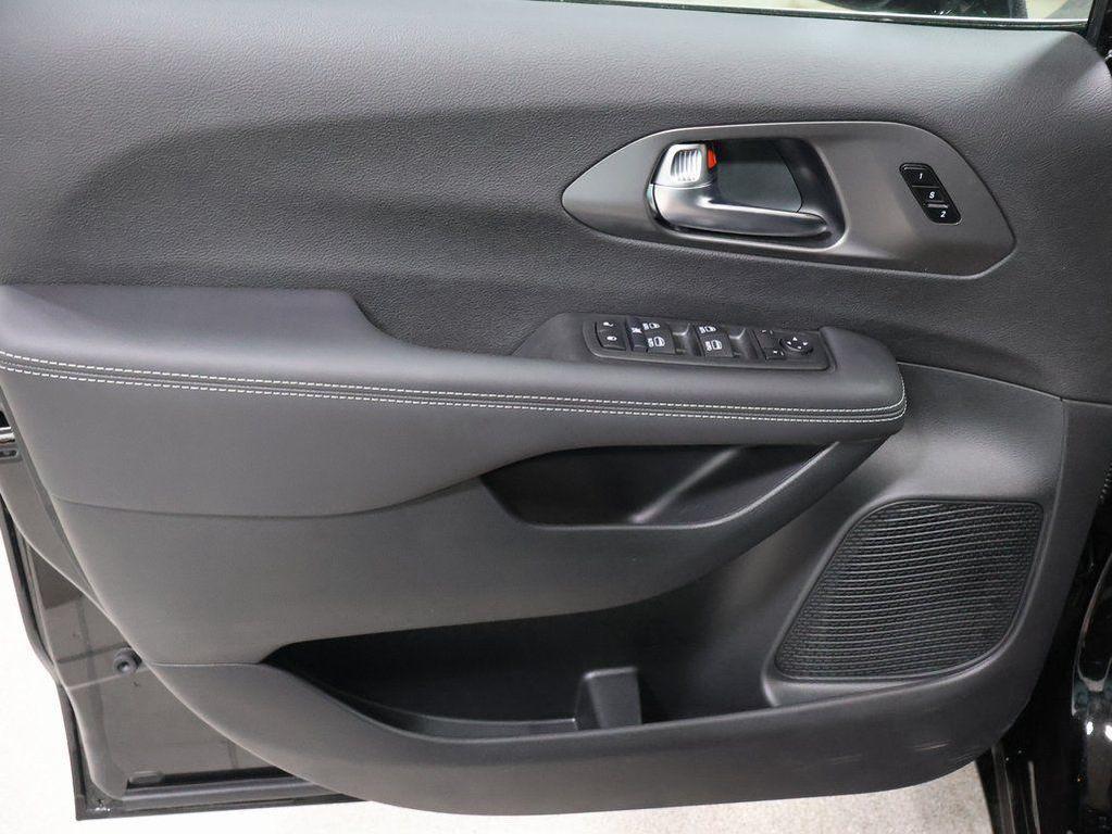 new 2026 Chrysler Pacifica car, priced at $46,068