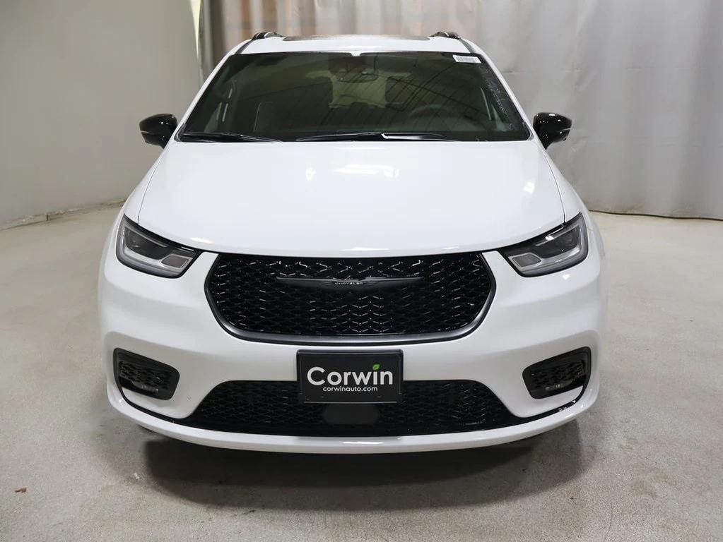 new 2026 Chrysler Pacifica car, priced at $49,583