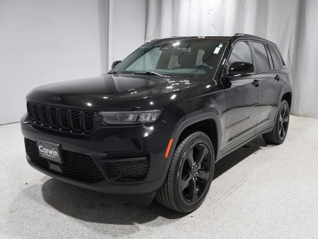 used 2024 Jeep Grand Cherokee car, priced at $29,541