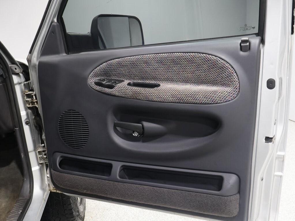 used 2001 Dodge Ram 2500 car, priced at $10,000