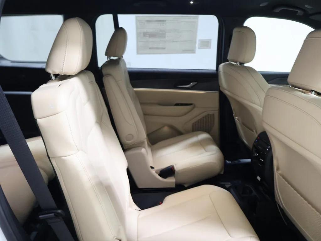 new 2025 Jeep Grand Cherokee L car, priced at $46,400