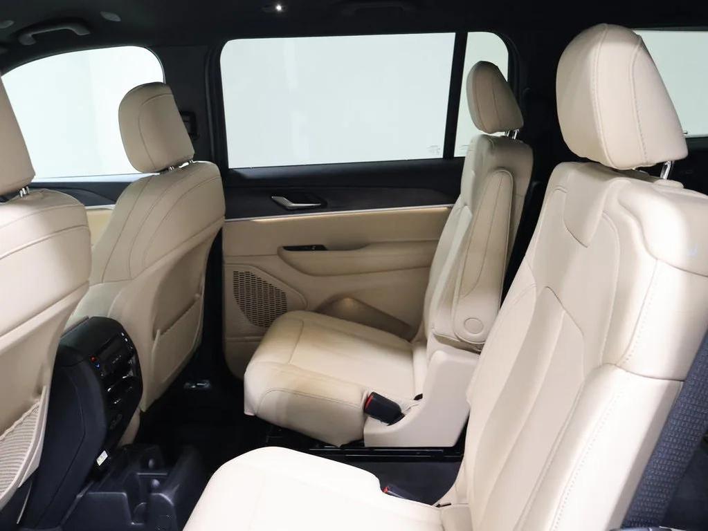 new 2025 Jeep Grand Cherokee L car, priced at $46,400