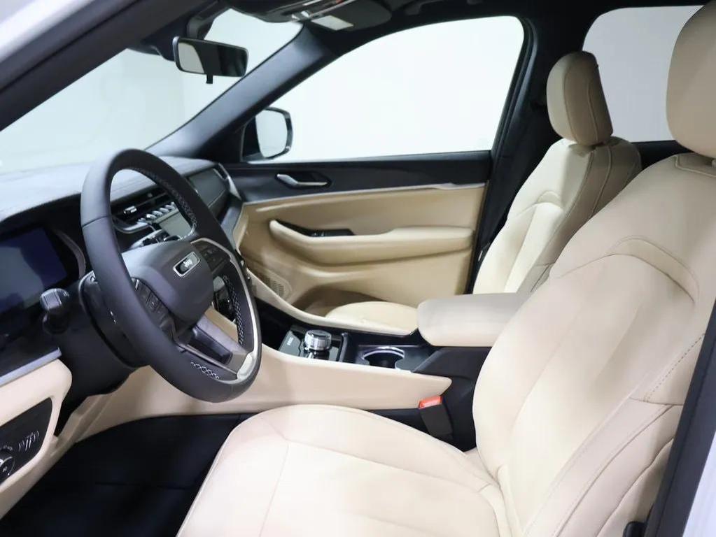 new 2025 Jeep Grand Cherokee L car, priced at $46,400