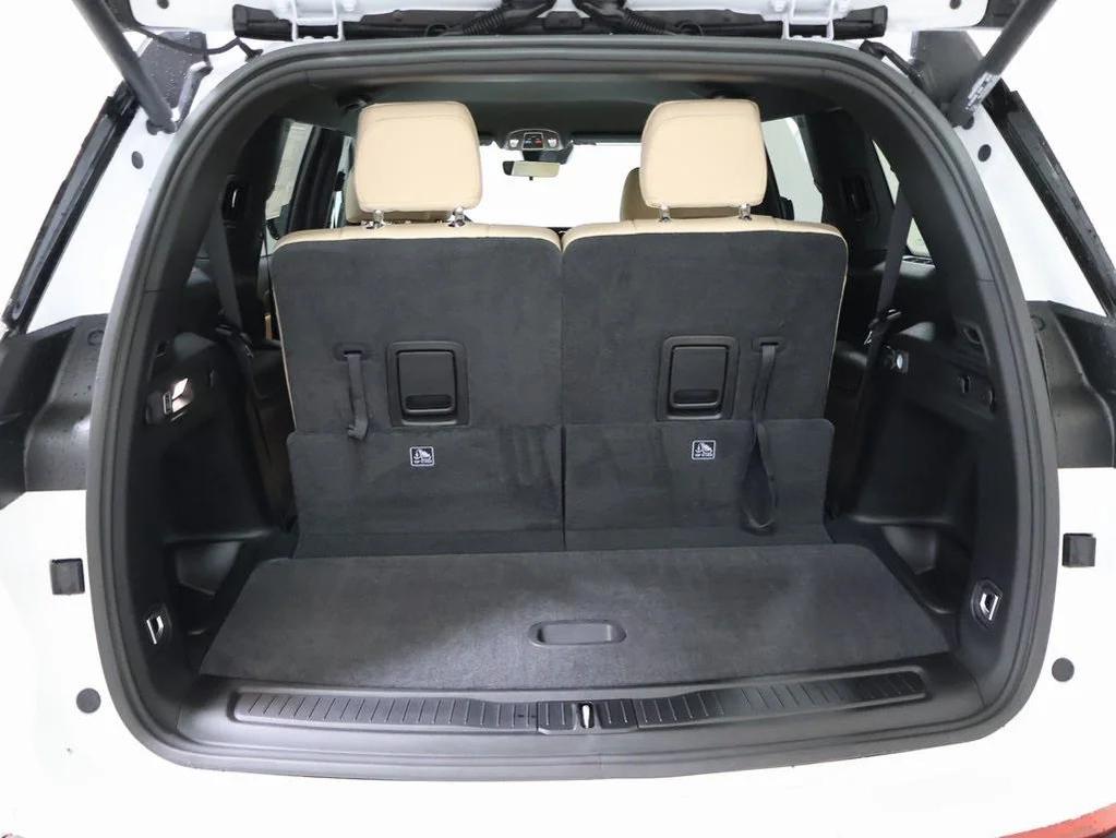 new 2025 Jeep Grand Cherokee L car, priced at $46,400