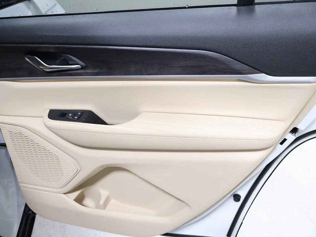 new 2025 Jeep Grand Cherokee L car, priced at $46,400