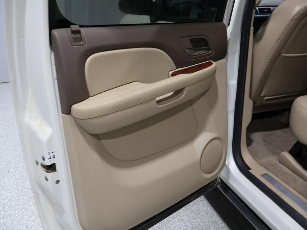 used 2013 Chevrolet Avalanche car, priced at $11,500