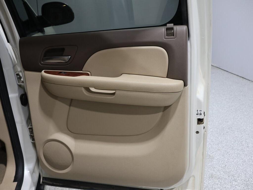 used 2013 Chevrolet Avalanche car, priced at $11,500