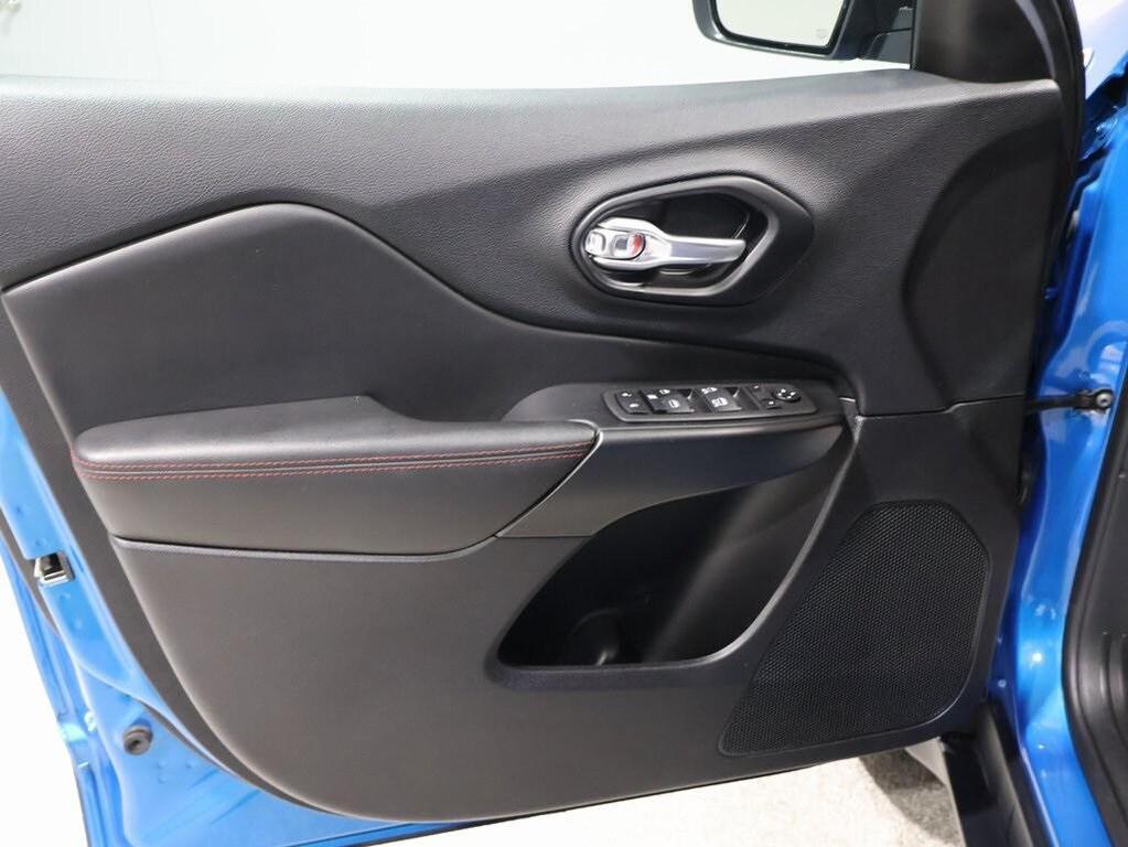 used 2022 Jeep Cherokee car, priced at $24,266