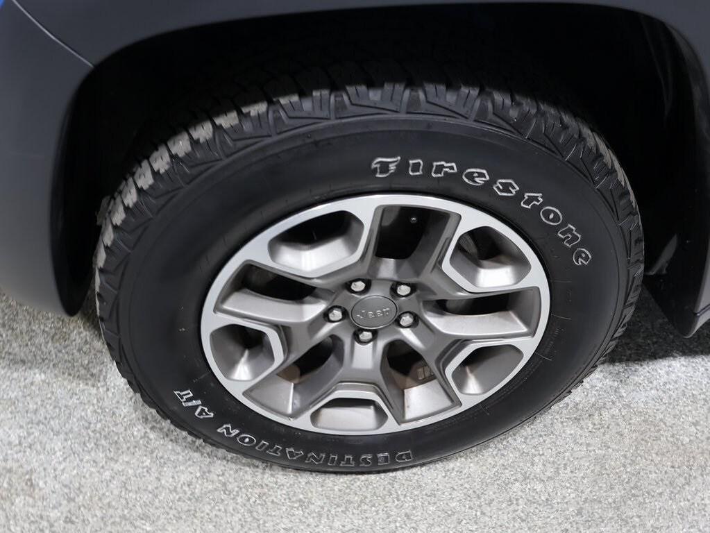 used 2022 Jeep Cherokee car, priced at $24,266