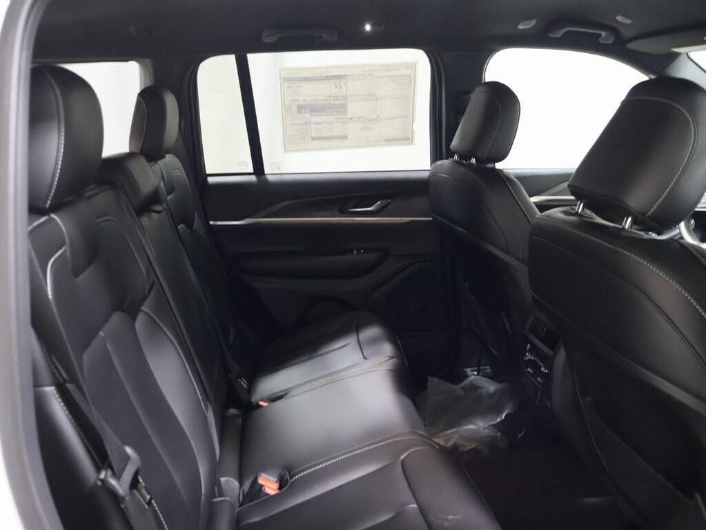 new 2025 Jeep Grand Cherokee car, priced at $47,260