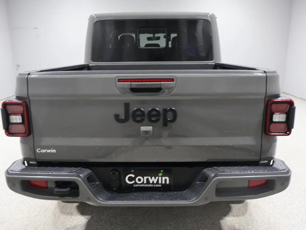 used 2023 Jeep Gladiator car, priced at $33,333