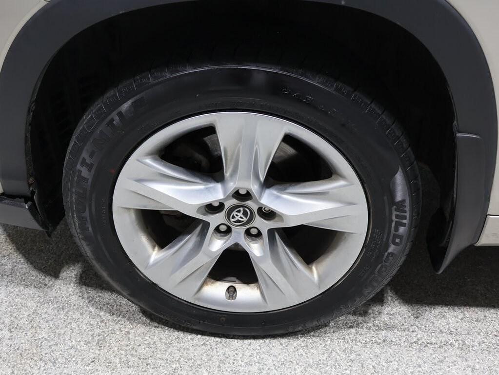 used 2016 Toyota Highlander car, priced at $10,692