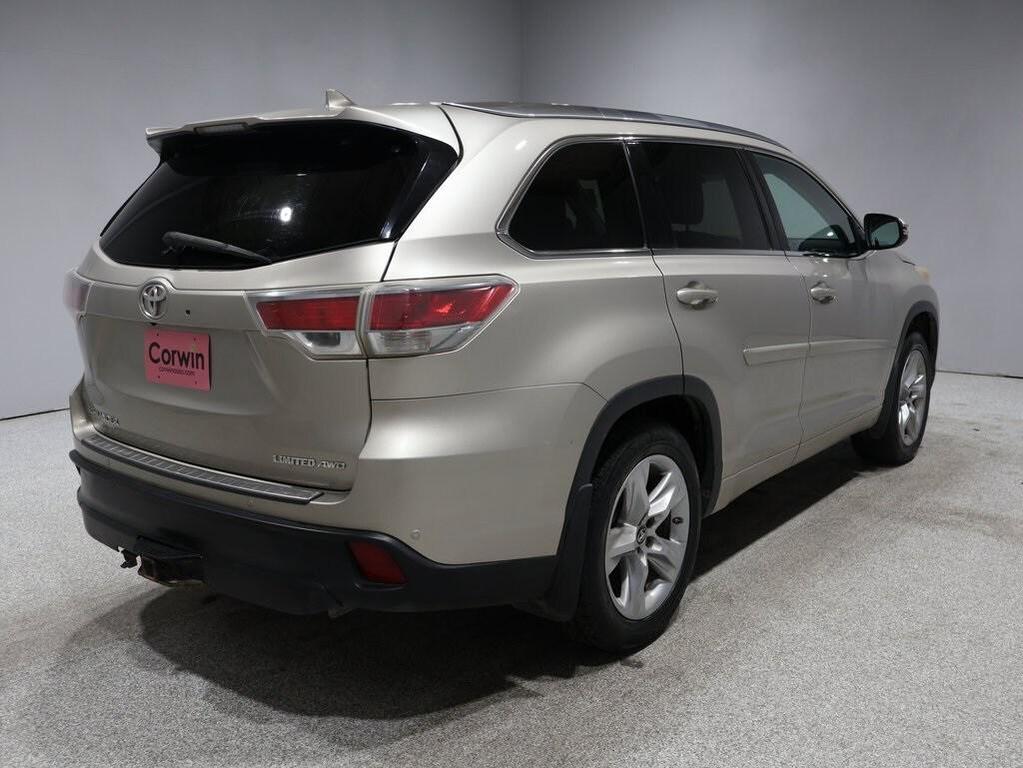used 2016 Toyota Highlander car, priced at $10,692