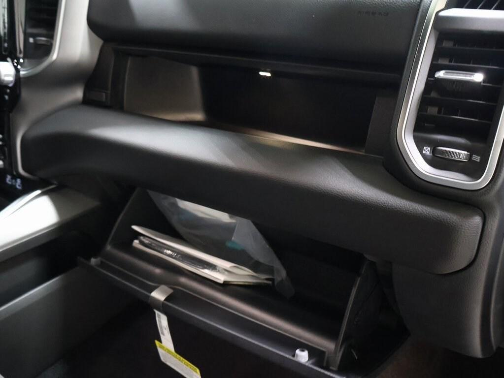 new 2026 Ram 1500 car, priced at $61,622