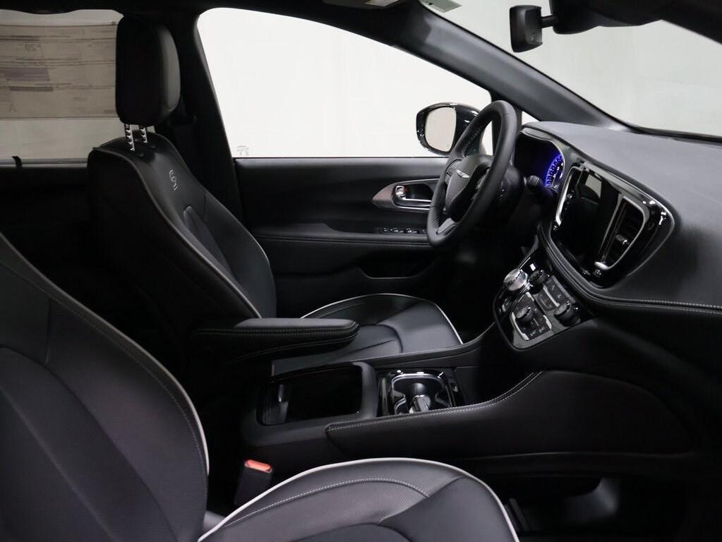 new 2026 Chrysler Pacifica car, priced at $56,115