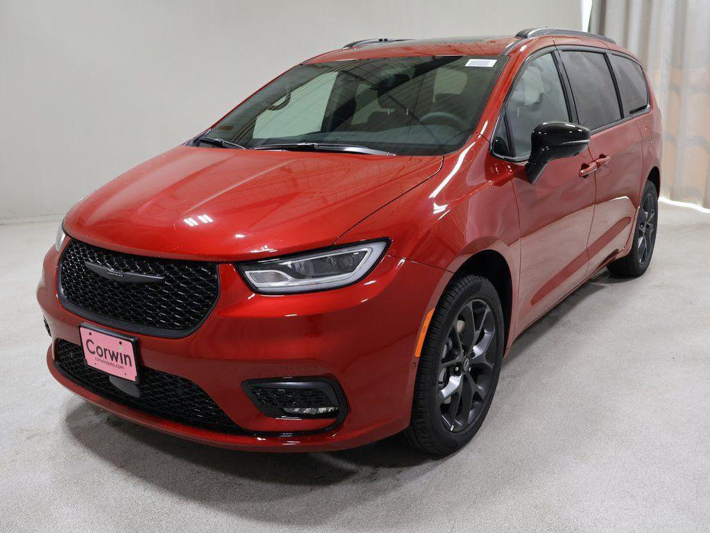 new 2026 Chrysler Pacifica car, priced at $56,115