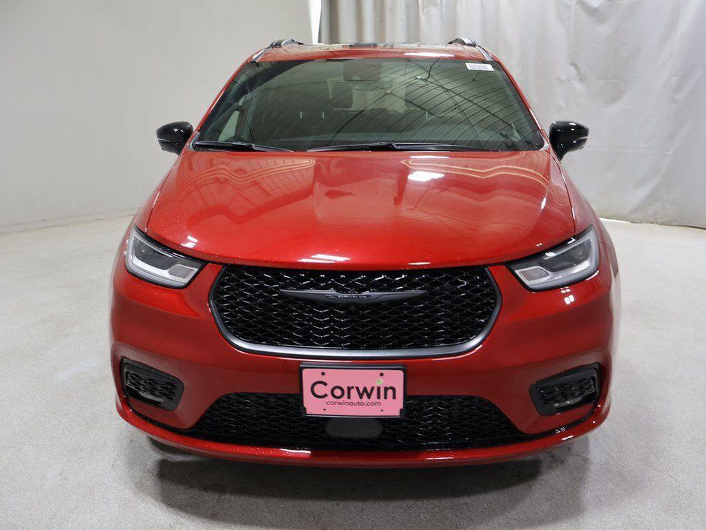 new 2026 Chrysler Pacifica car, priced at $56,115