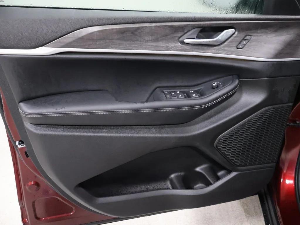 new 2025 Jeep Grand Cherokee car, priced at $43,259