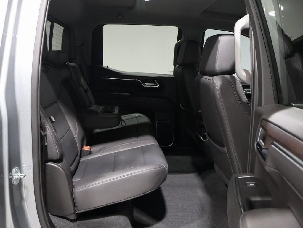 used 2023 GMC Sierra 1500 car, priced at $40,000