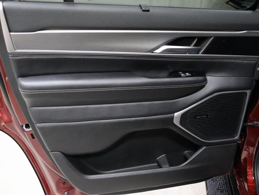 new 2025 Jeep Wagoneer car, priced at $76,013